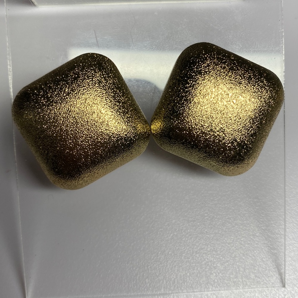 Gold tone square earrings